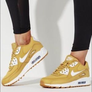 NWT Nike Air Max 90 Rare wheat gold NWT NWT Nike Air Max 90 Rare wheat gold NWT